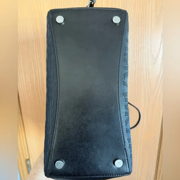 MICHAEL KORS Large Voyager Signature Black Leather MK Logo Luxury Tote Purse Bag - Picture 12 of 16